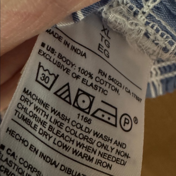 NWT Sleeveless Smocked Blouse Womens XL Striped Cotton gathered shoulder Beach - Picture 8 of 10